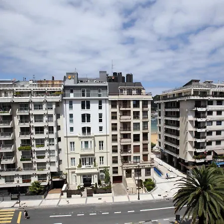Orly A Dos Pasos De La Playa De La Concha 圣塞瓦斯蒂安